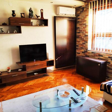 V2 With Love - Vintage Modern And Spacious Beograd Eksteriør billede