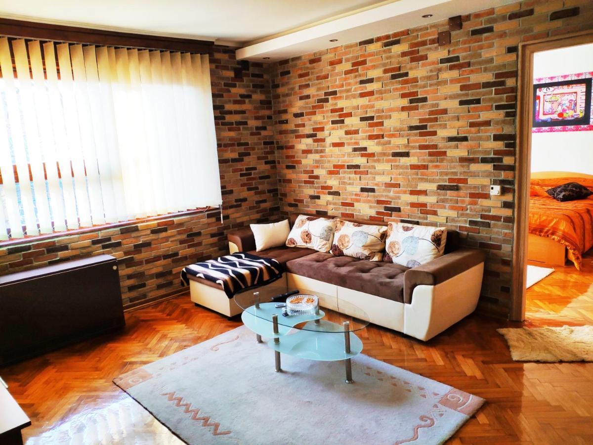 V2 With Love - Vintage Modern And Spacious Beograd Eksteriør billede